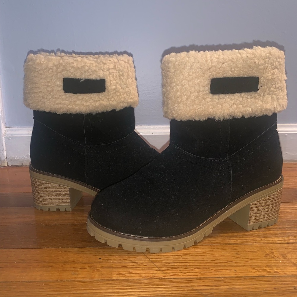 Black fur boots